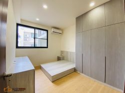 臥室 BEDROOM