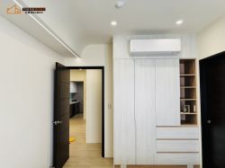 臥室 BEDROOM