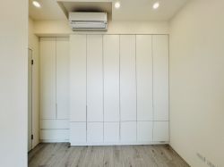 臥室 BEDROOM