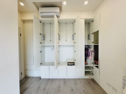 臥室 BEDROOM