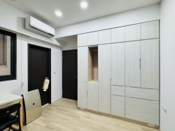 臥室 BEDROOM