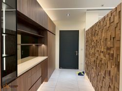 玄關 ENTRYWAY