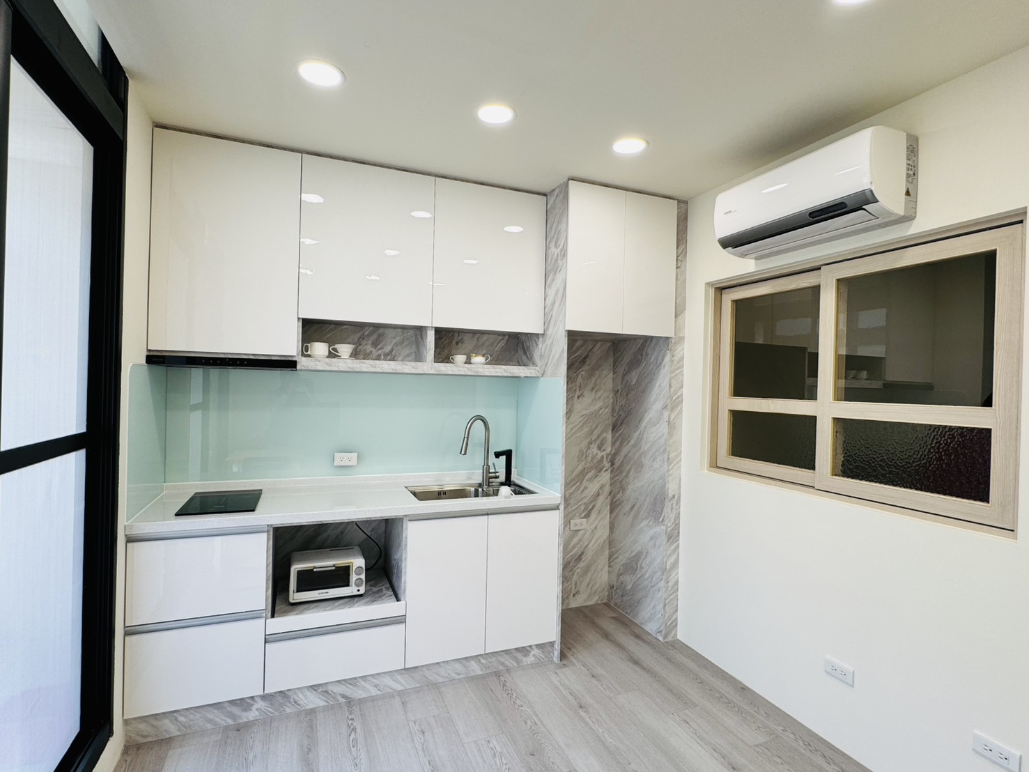 廚房 KITCHEN