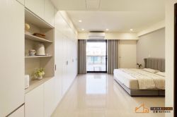 臥室 BEDROOM