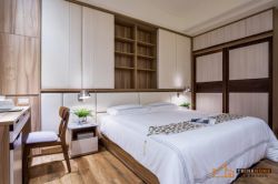 臥室 BEDROOM